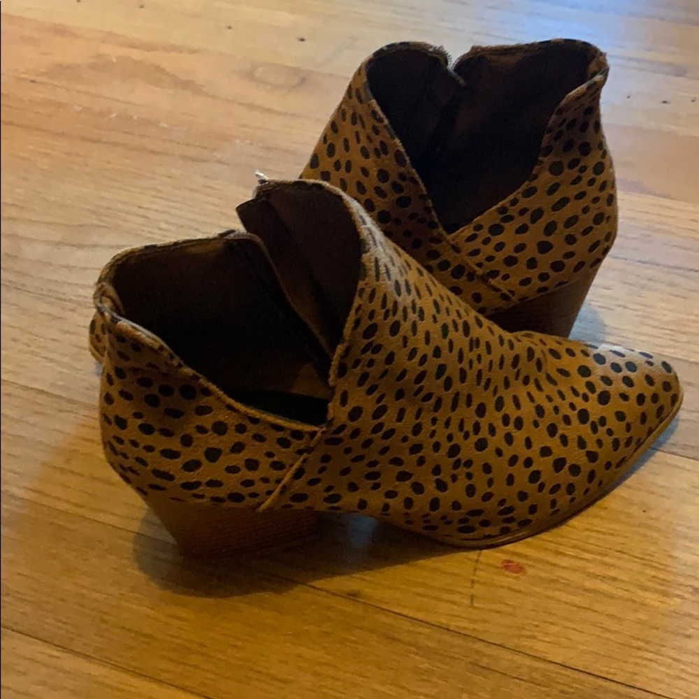 Boots - Picture 3 of 5